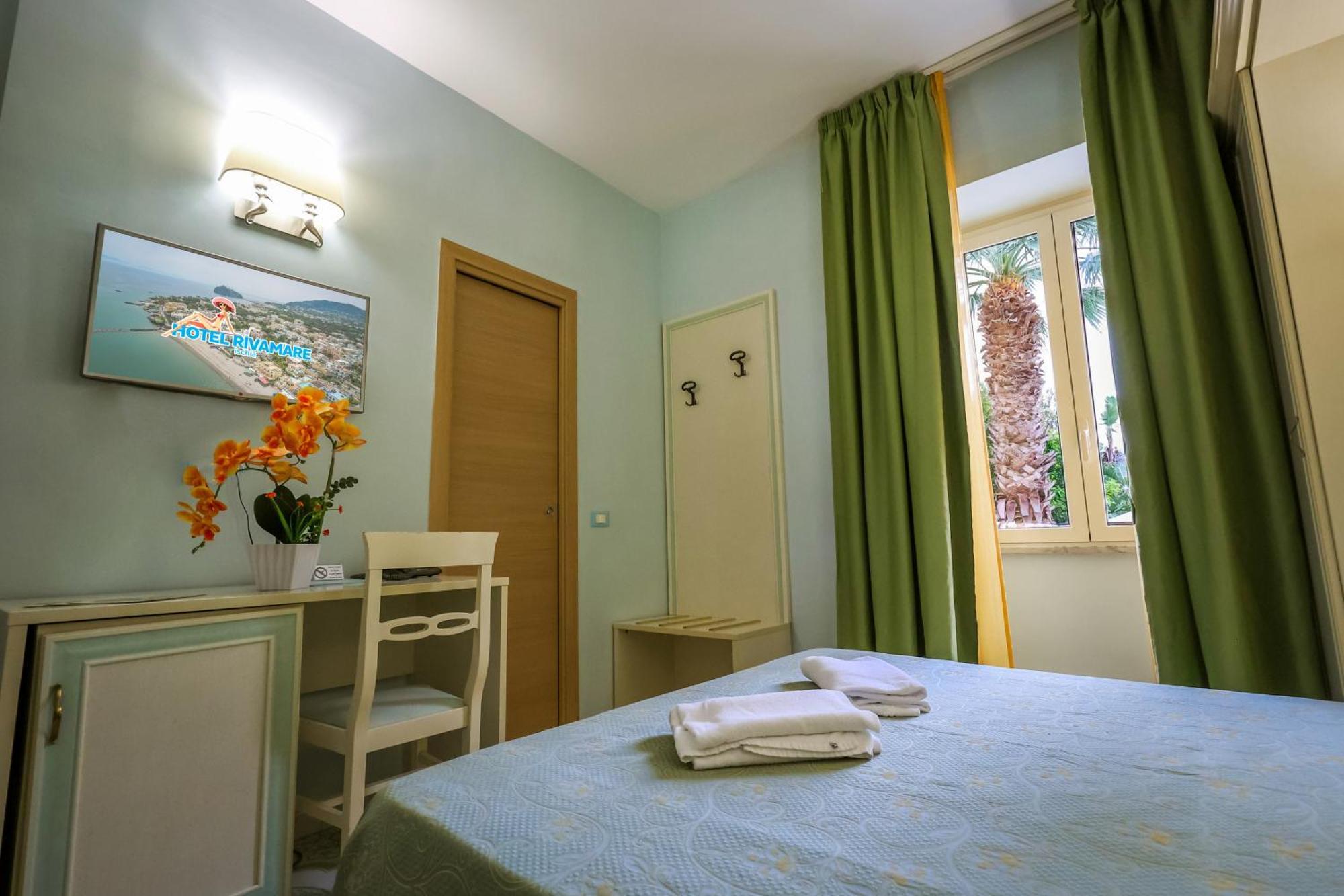 Hotel Rivamare อีสเกีย ภายนอก รูปภาพ