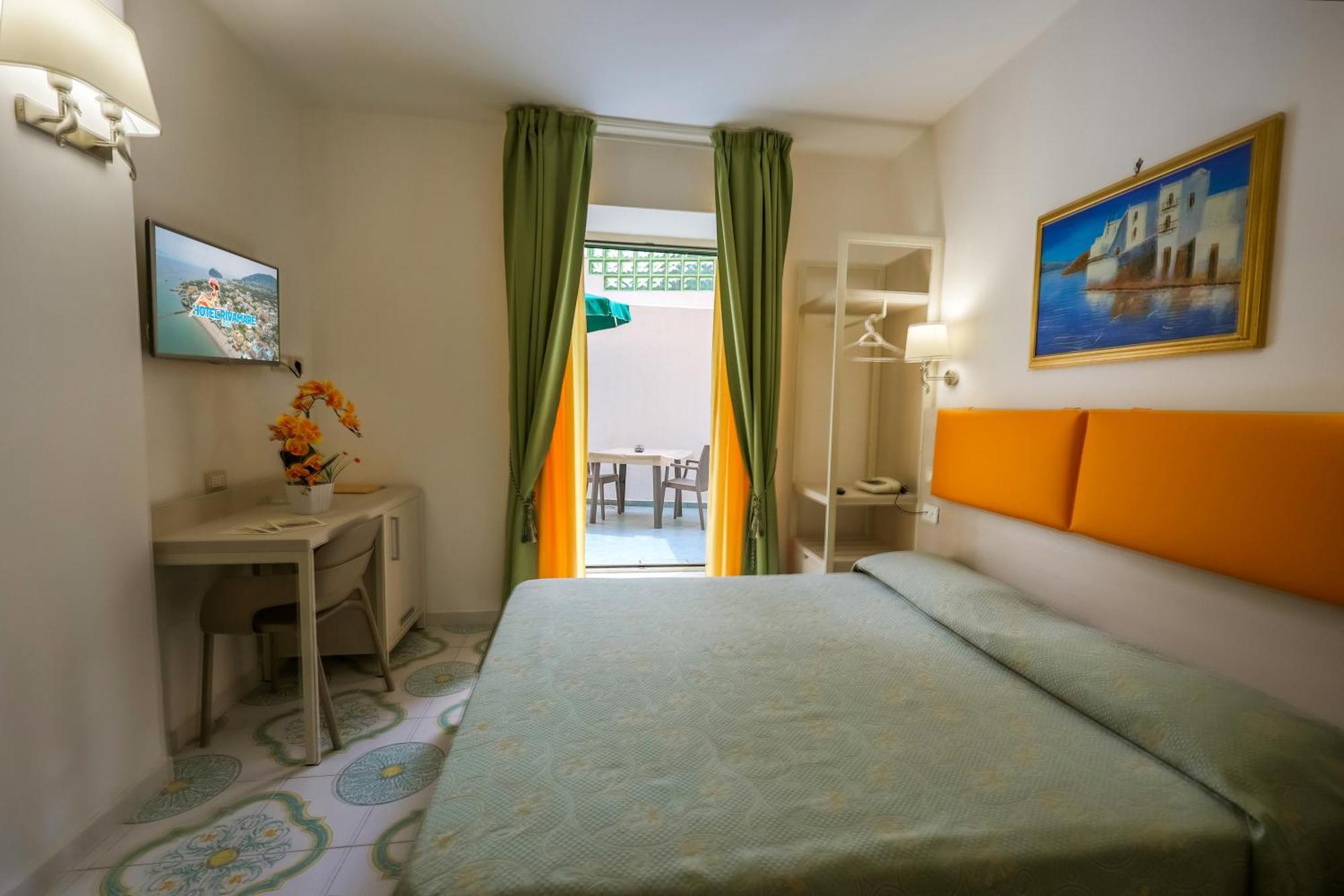 Hotel Rivamare อีสเกีย ภายนอก รูปภาพ