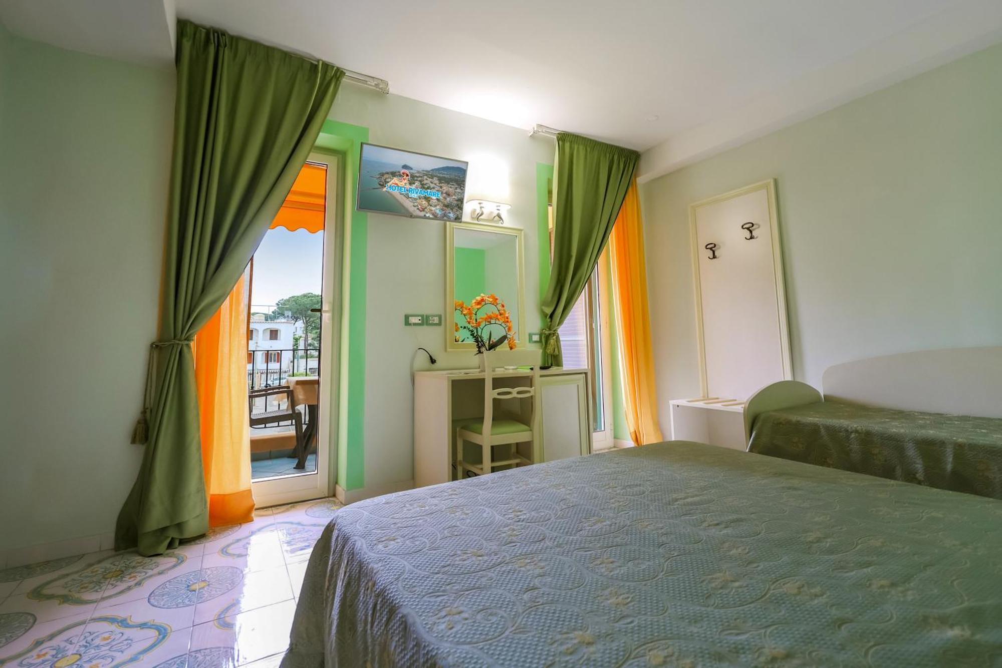 Hotel Rivamare อีสเกีย ภายนอก รูปภาพ