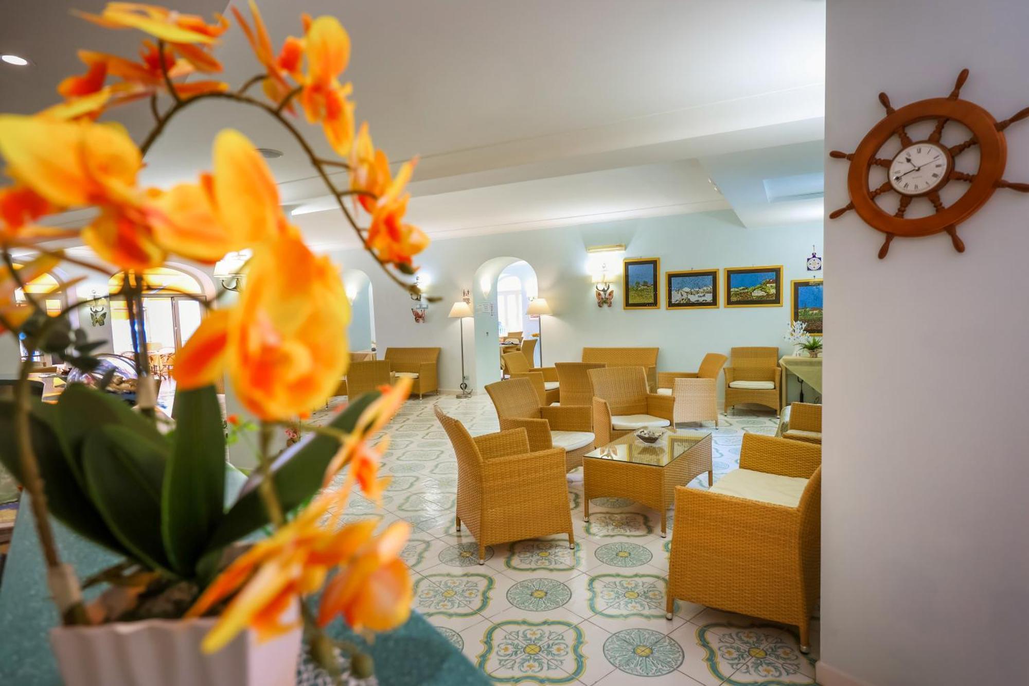 Hotel Rivamare อีสเกีย ภายนอก รูปภาพ