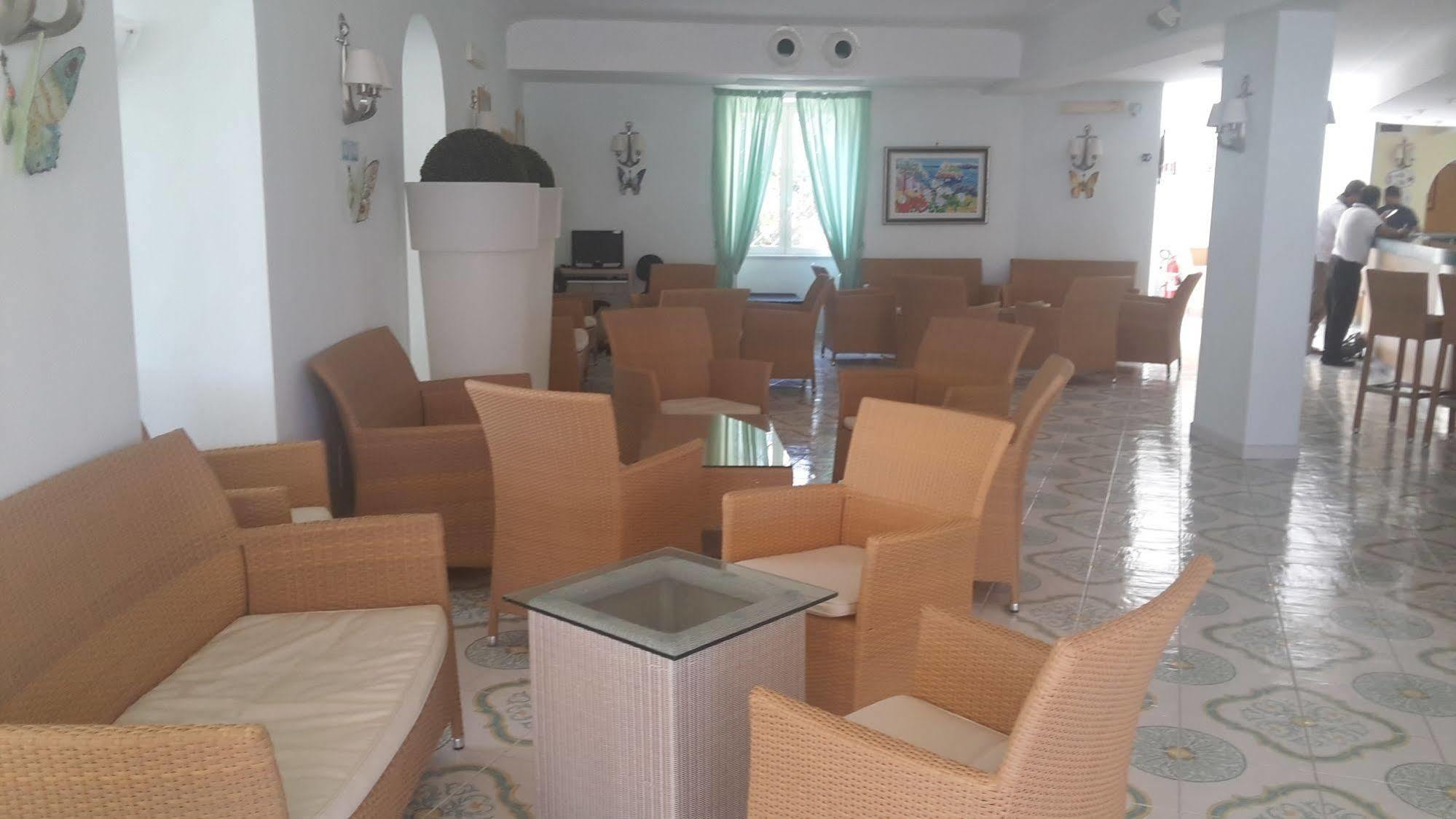 Hotel Rivamare อีสเกีย ภายนอก รูปภาพ